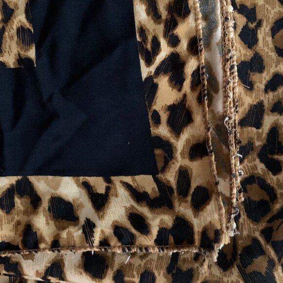 Leopard & Tiger Print Cotton Square Neck Scarf Head Wrap Fashion Accessory - Picture 4 of 4